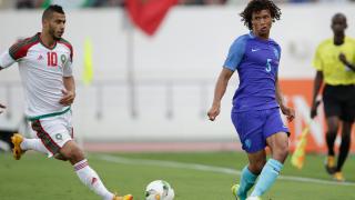 Aké straalt na debuut: 'Het kan snel gaan'